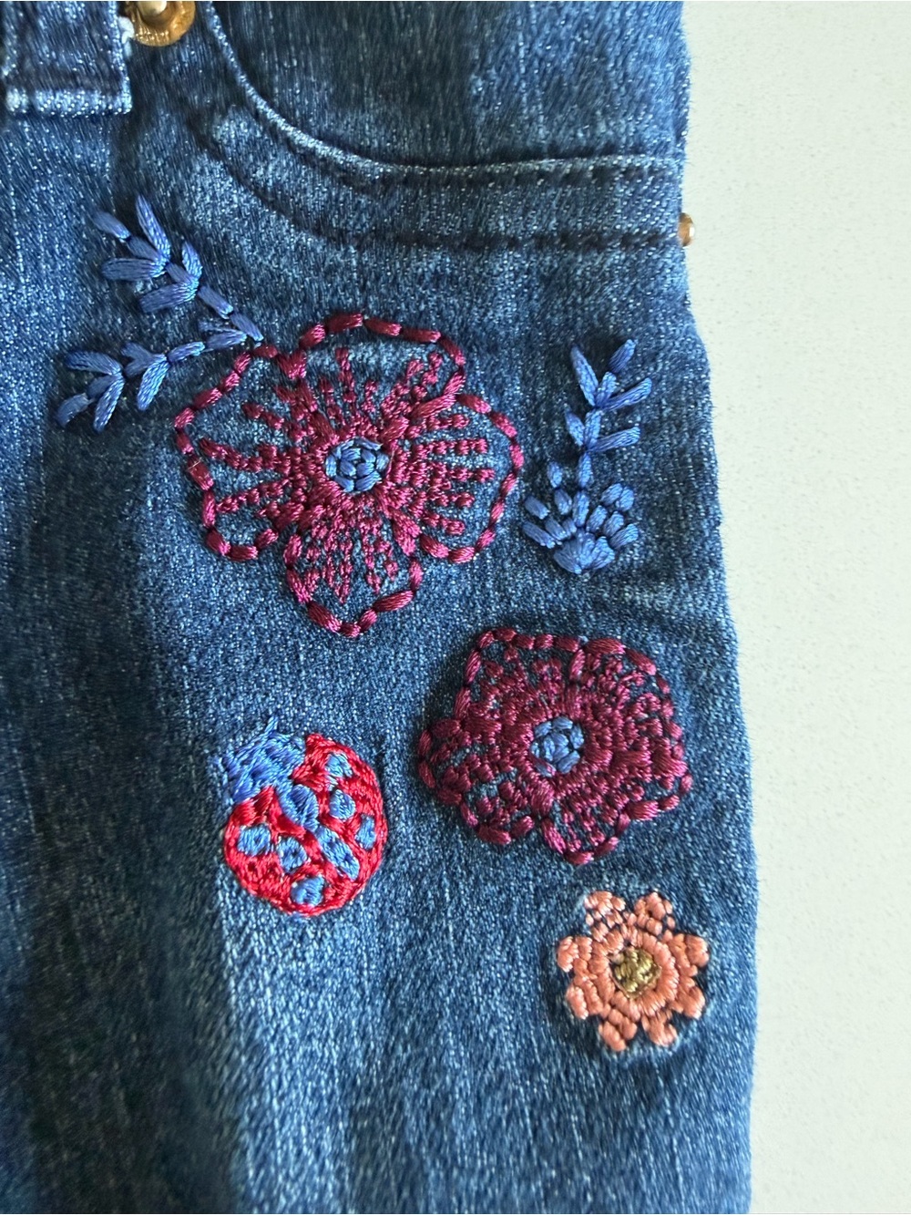 Embroidered Jeans - Picture 4 of 5